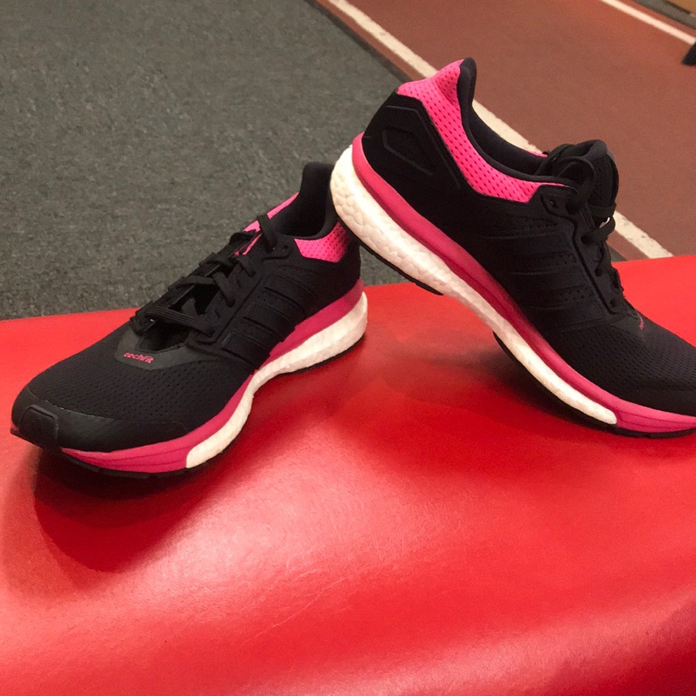 Women’s Adidas Supernova Glide size 11 black/pink